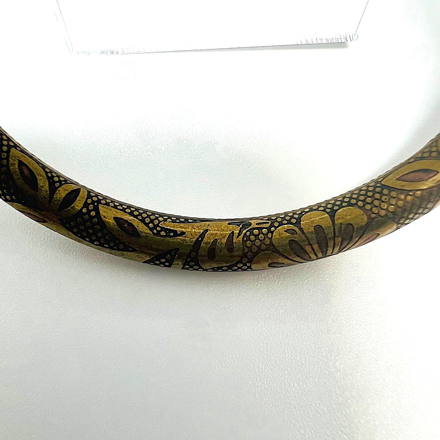 Floraler Vintage Armreif aus Messing