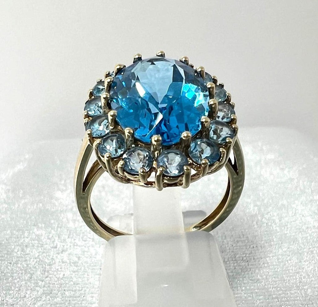 333 Gold Ring Vintage mit großem Topaz 
