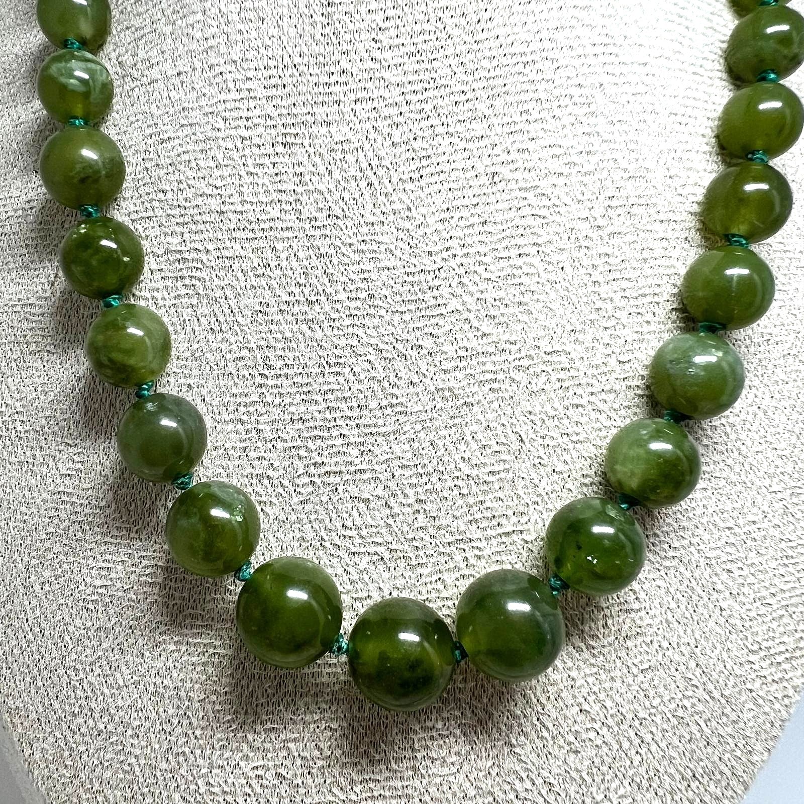 Vintage Nephrit Jade Kette 