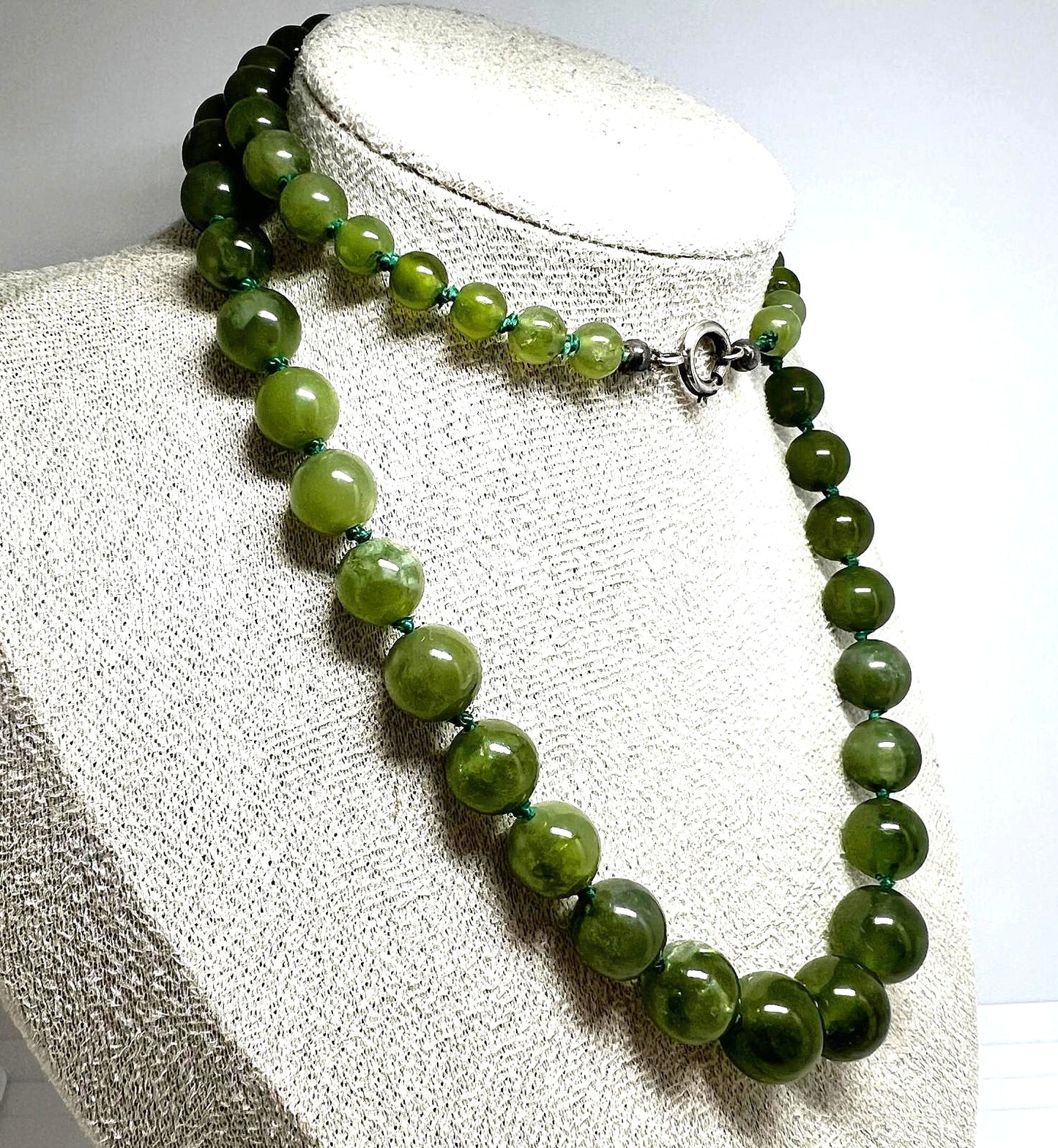Vintage Nephrit Jade Kette 