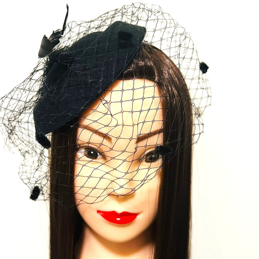 Schwarzer Fascinator 