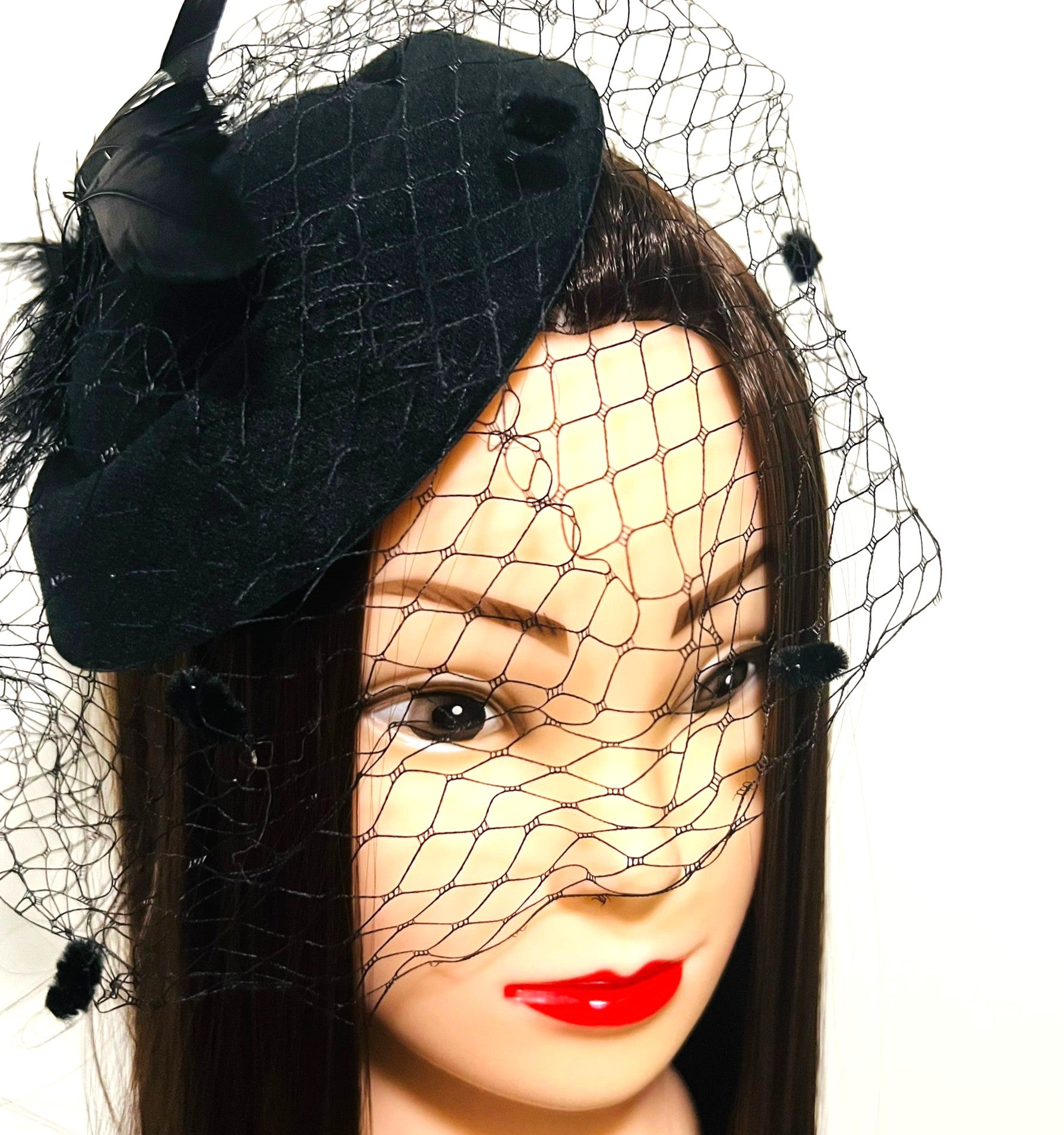 Schwarzer Fascinator 