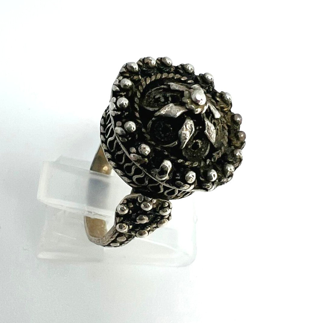 Handcrafted vintage silver ring with filigree ornamentation | Size 7 – Unique, one-of-a-kind jewelry