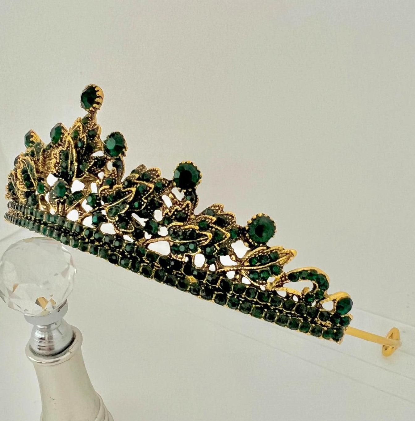 Tiara mit Smaragdgrünen Strasskristallen