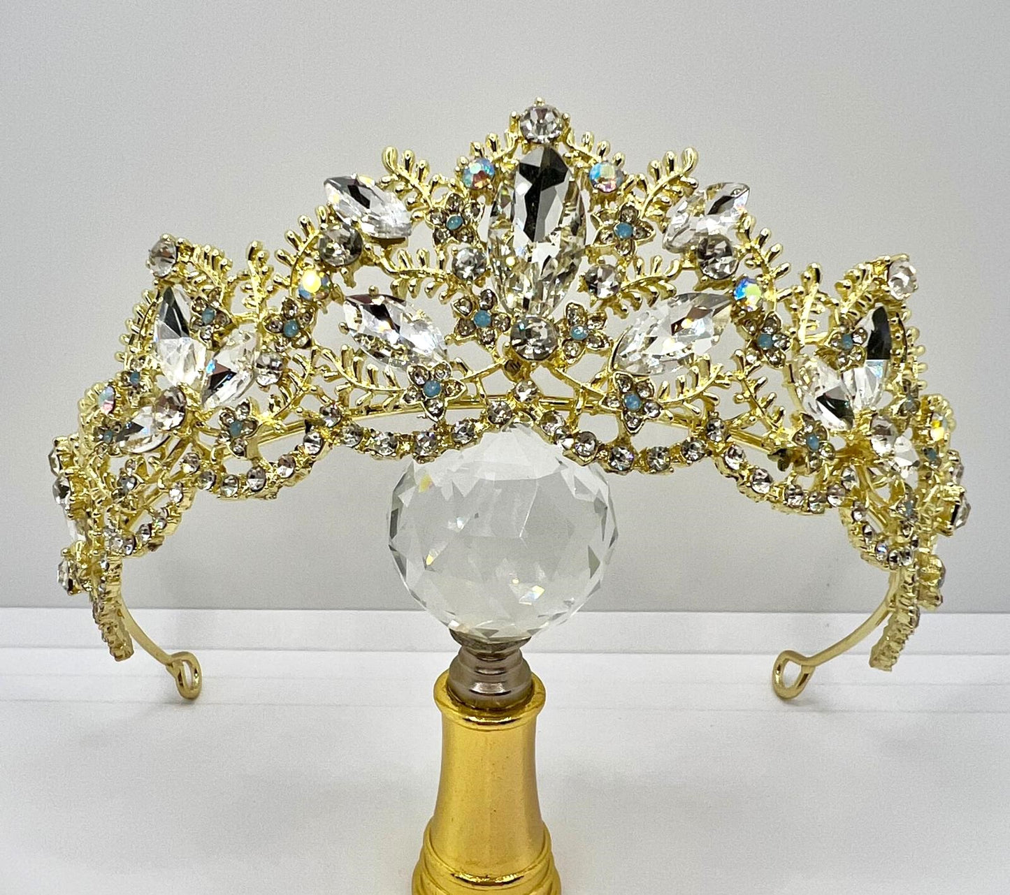 Tiara in Gold