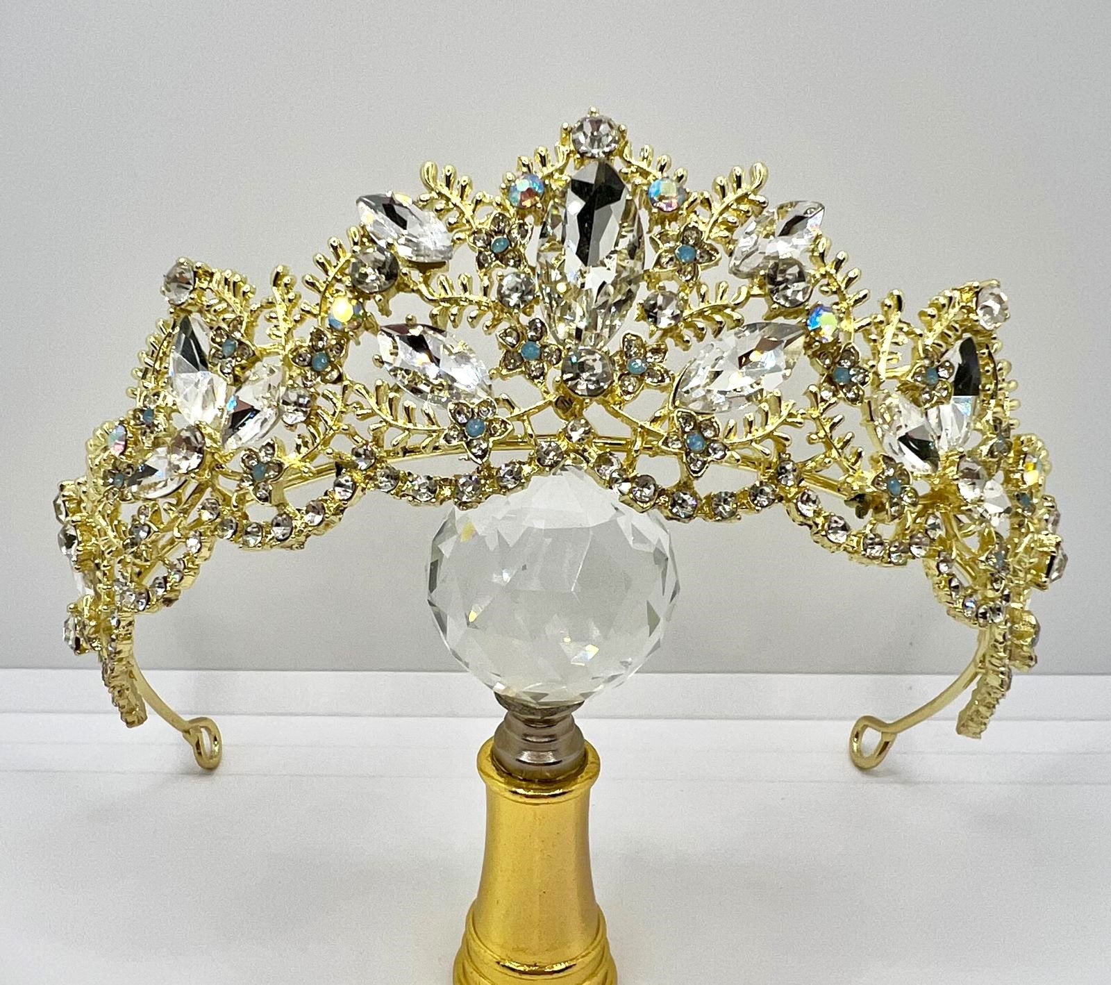 Tiara in Gold