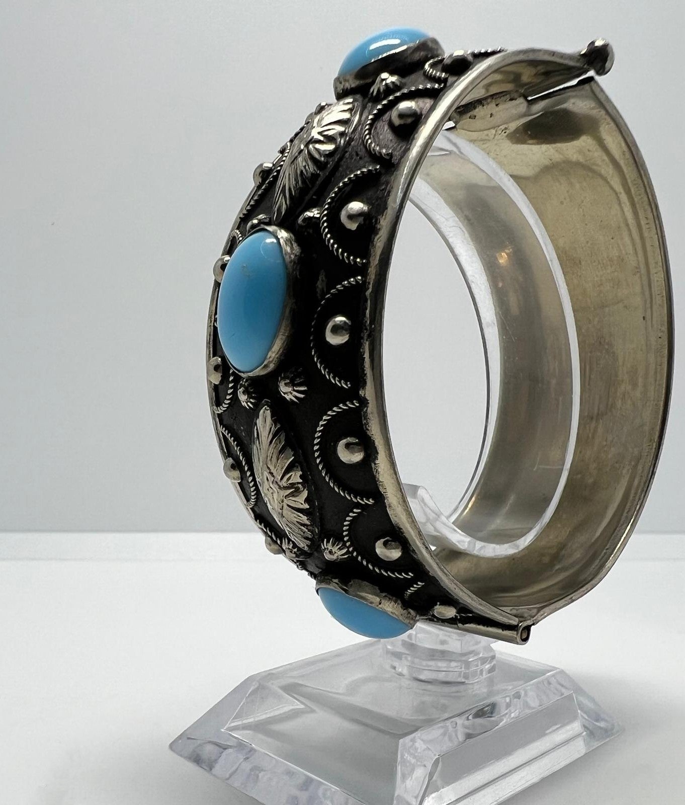 Versilberte Vintage-Armspange