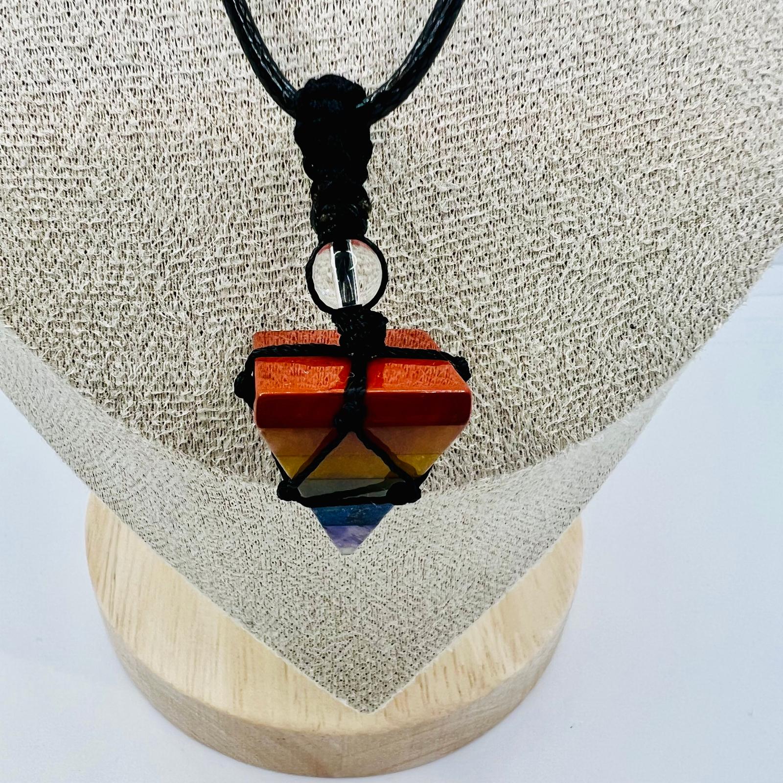 Verstellbarer Chakra Pyramidenanhänger