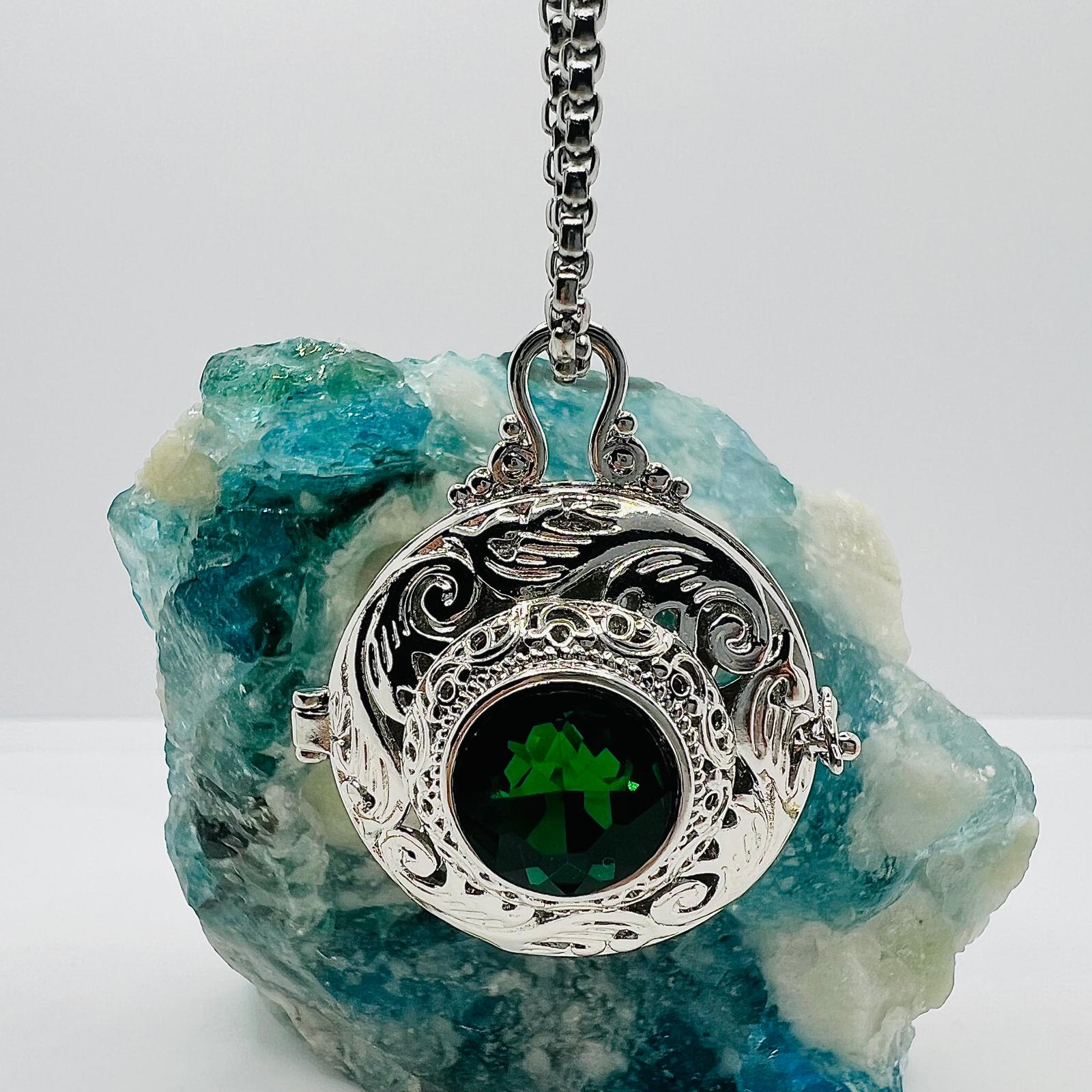 Vintage Style Amulett Anhänger mit Schließe