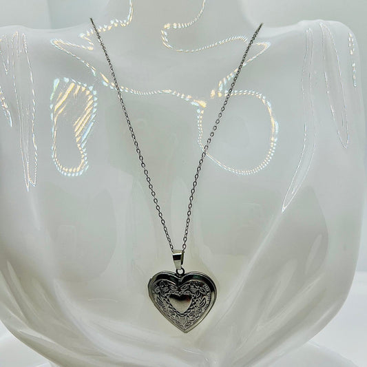 Vintage Style Heart Pendant Locket