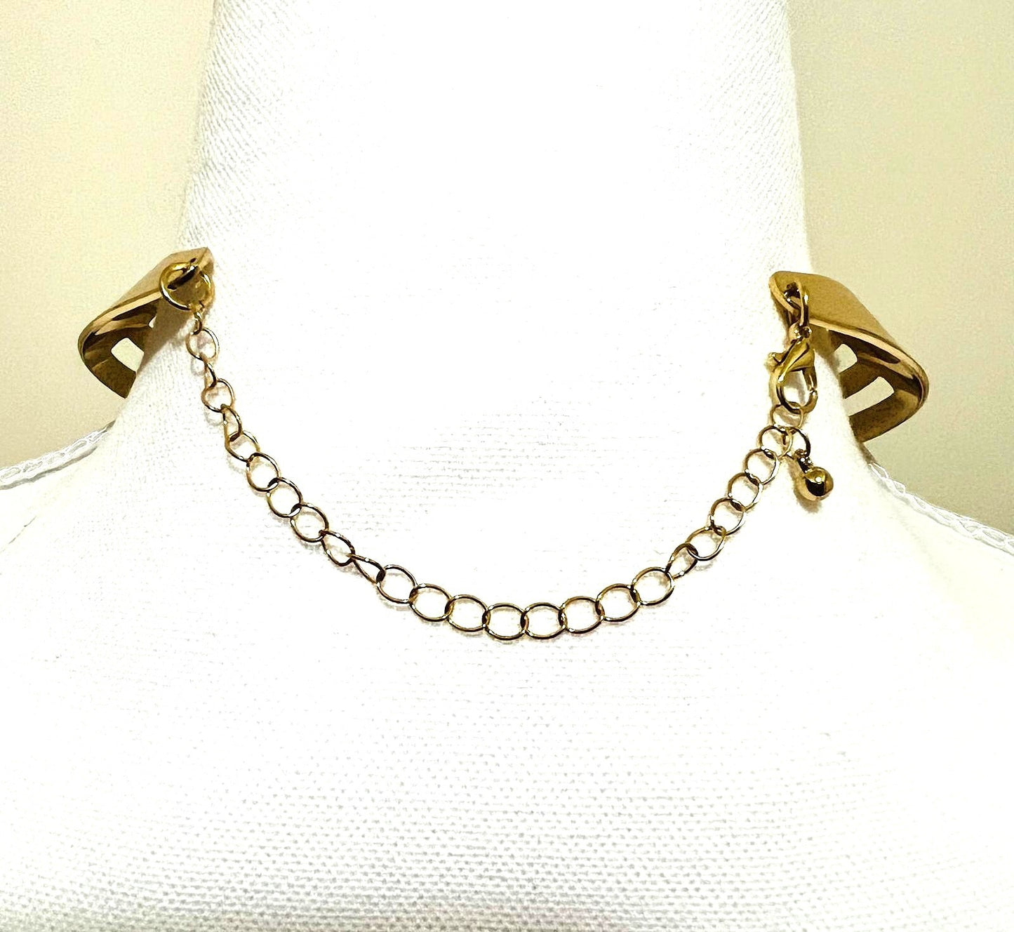 Goldfarbener Statement Halsreif