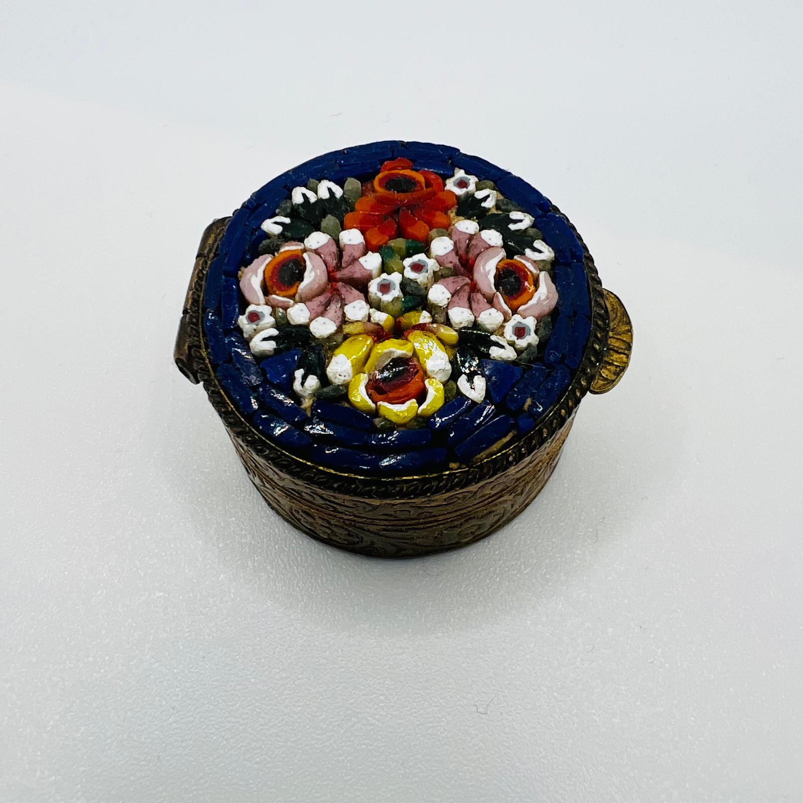 Pillendose mit Mikromosaik
