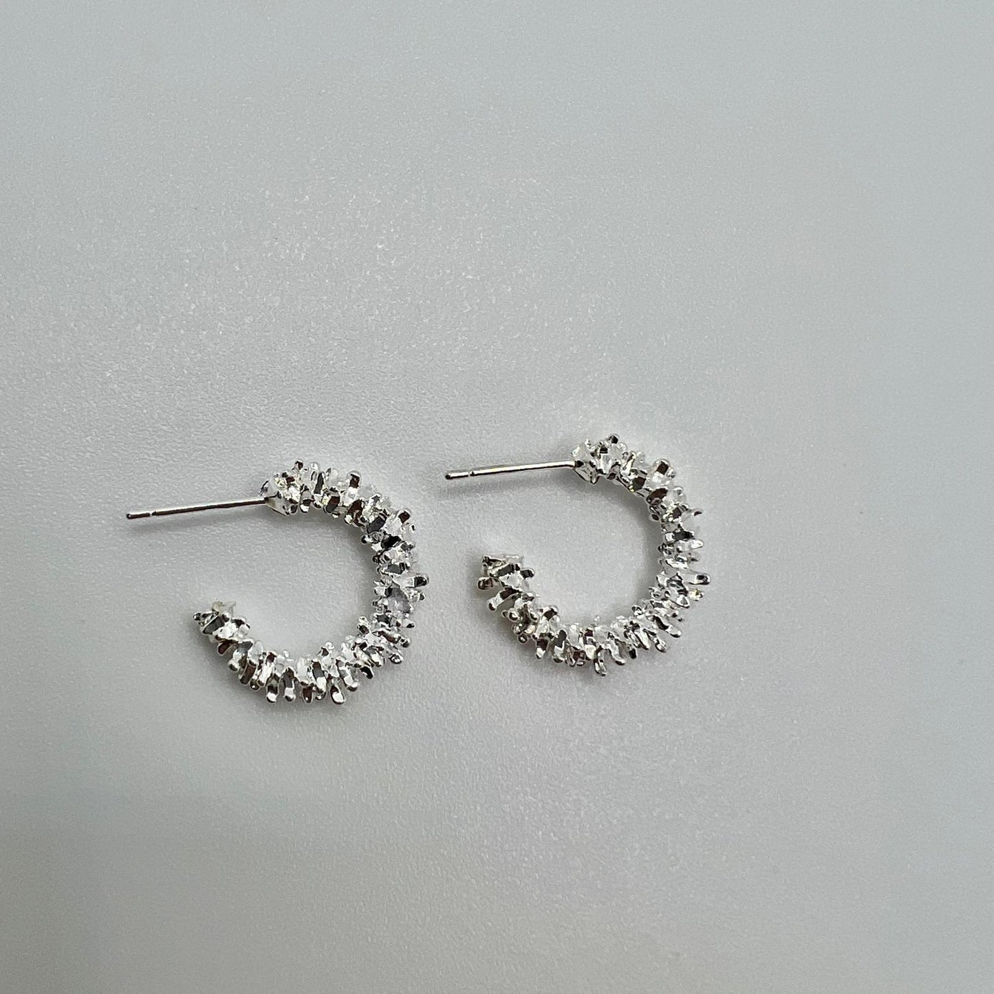 Splitterdesign Creolen Ohrringe Silber